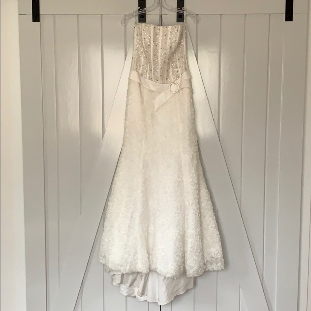 Tony Bowls Paris White Prom/Formal